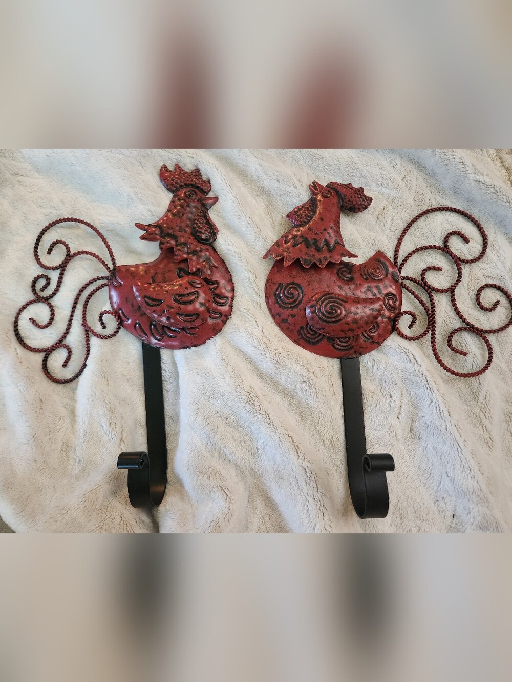 Rustic Red Rooster Wall Hooks From Avon - Decorative Home Accent